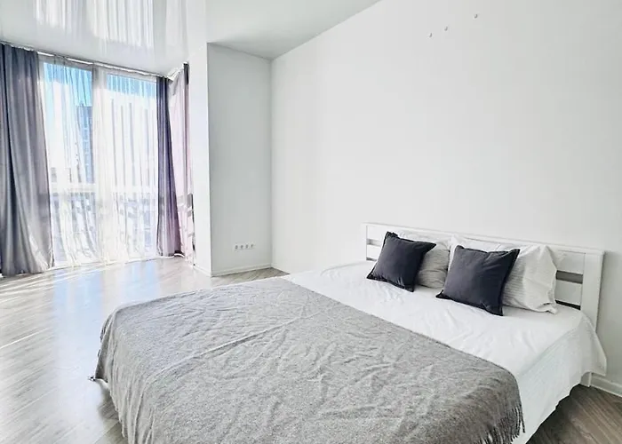 стрийська 45а жк леви міста автовокзал гашека наукова кінг кросс * לבוב